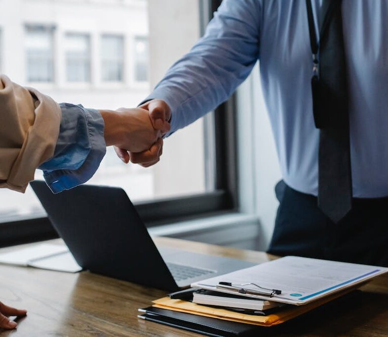 Jakie funkcje pełnią maszyny budowlane i rolnicze?