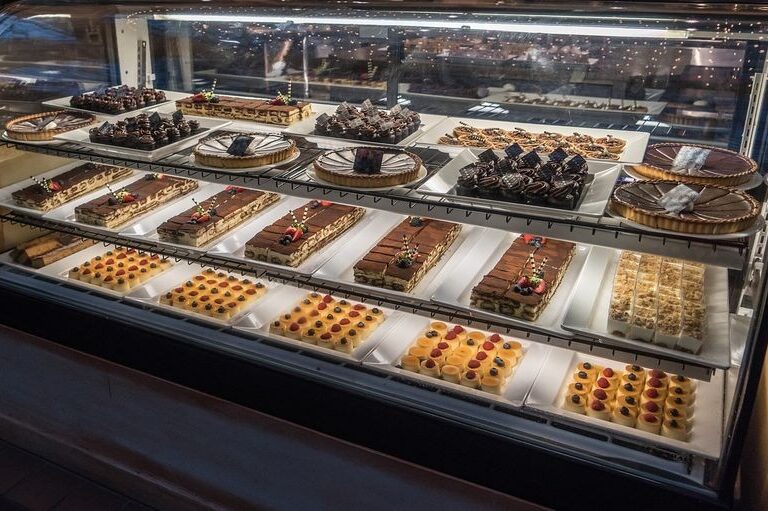 Przegląd elementów wyposażenia sklepów