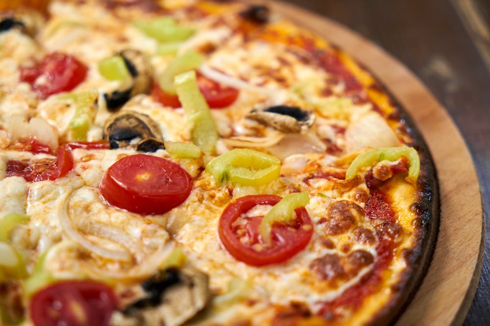Różnice między pizzą neapolitańską a innymi stylami pizzy