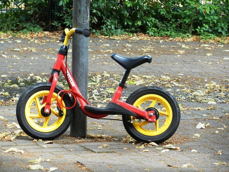 Rowerek biegowy a przygotowanie dziecka do nauki jazdy na rowerze
